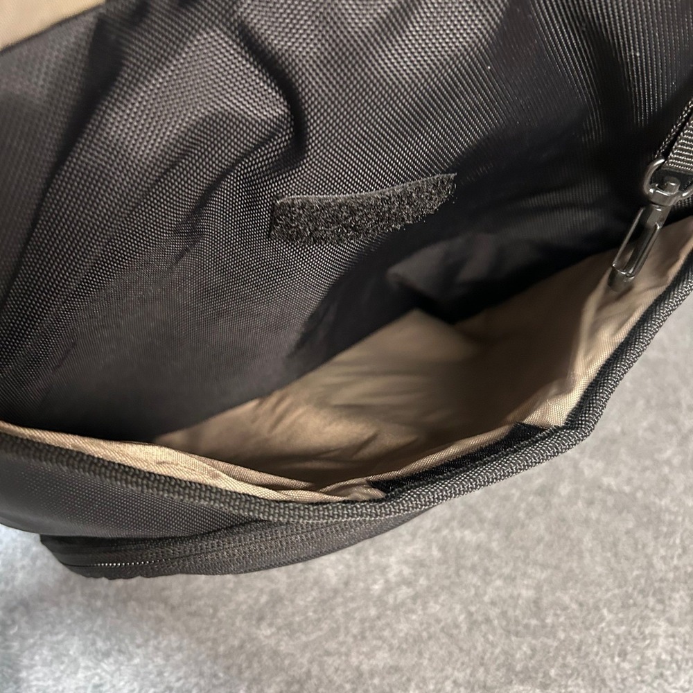 Pacsafe Messenger Bag Black Anti-Theft Crossbody Travel Shoulder Bag - Picture 10 of 16